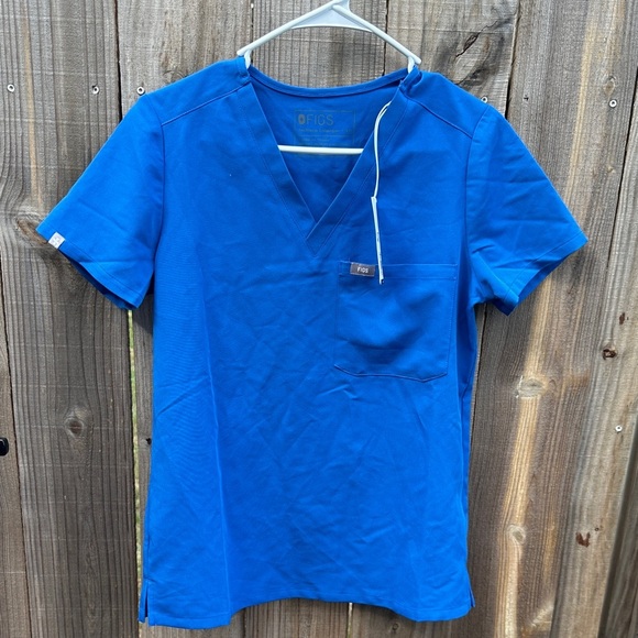 NWT Figs women’s Blue V-Neck scrub top size XS - Picture 1 of 6